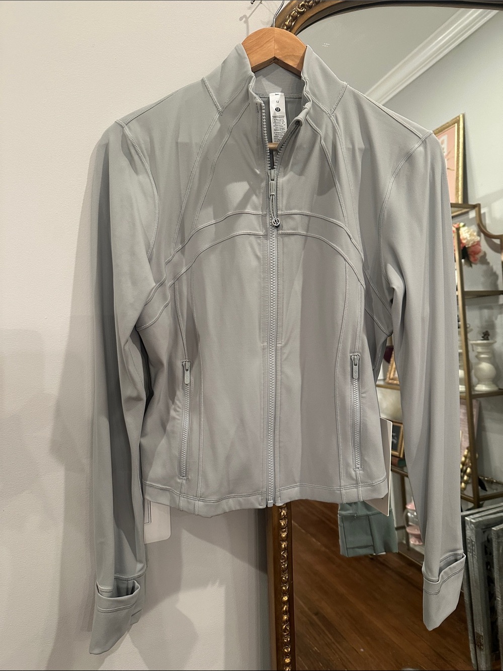 lululemon athletica light green  Women’s Zip-Up athletic Jacket